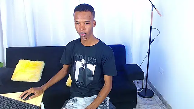 Snapshot of gusy_18 chatting on February 2026 08:40:01 PM gusy 18 online show from February 2026 08:40:01 PM