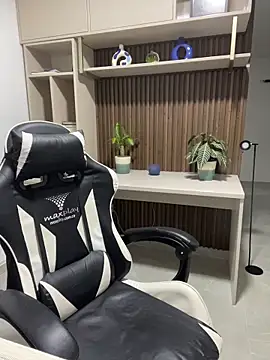 Snapshot of ChrissBlacks chatting on March 2026 11:43:01 PM ChrissBlacks online show from March 2026 11:43:01 PM