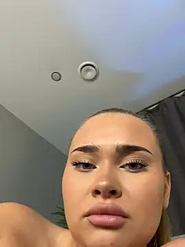 Snapshot of MonicaWestt chatting on February 2026 07:45:01 AM MonicaWestt online show from February 2026 07:45:01 AM