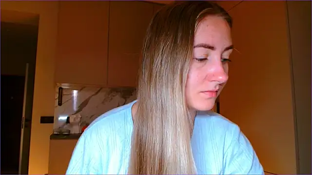 BluueSilk online show from November 2025 06:18:02 AM