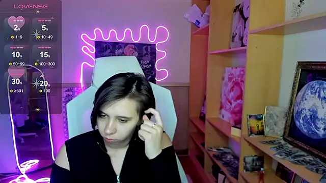 Snapshot of Scarlet_Sirenn chatting on February 2026 07:23:01 AM Scarlet Sirenn online show from February 2026 07:23:01 AM