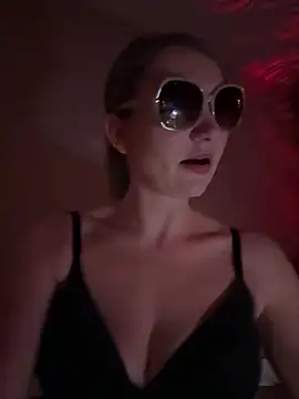 hottogetherNL online show from February 2026 08:49:01 PM