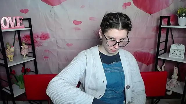 Snapshot of LilianaShine chatting on February 2026 06:11:01 AM LilianaShine online show from February 2026 06:11:01 AM