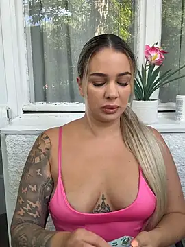 Snapshot of sexybatwomen33 chatting on July 2026 07:00:01 AM sexybatwomen33 online show from July 2026 07:00:01 AM