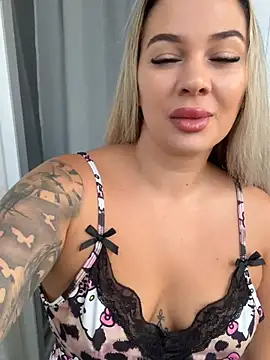 Snapshot of sexybatwomen33 chatting on July 2026 05:16:02 AM sexybatwomen33 online show from July 2026 05:16:02 AM
