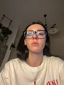 Snapshot of alibi_room chatting on April 2026 06:12:01 PM alibi room online show from April 2026 06:12:01 PM
