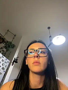 Snapshot of alibi_room chatting on May 2026 09:21:01 PM alibi room online show from May 2026 09:21:01 PM