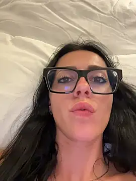 Snapshot of alibi_room chatting on August 2026 07:02:02 PM alibi room online show from August 2026 07:02:02 PM