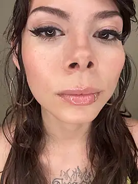 Isalove99 online show from March 2026 04:01:02 PM