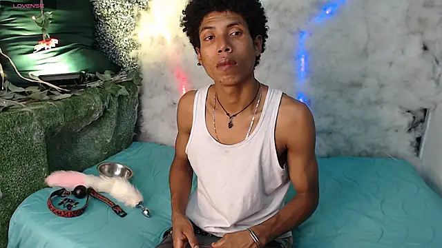 Walkers05 online show from March 2026 01:33:02 AM