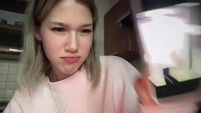 lilXdomiii online show from April 2026 11:33:01 AM