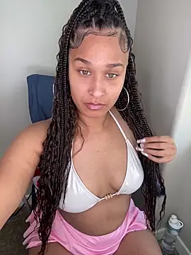 Snapshot of Jamalyce chatting on February 2026 06:20:02 PM Jamalyce online show from February 2026 06:20:02 PM