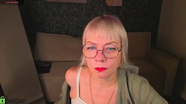 Ann Annise online show from February 2026 01:03:02 AM