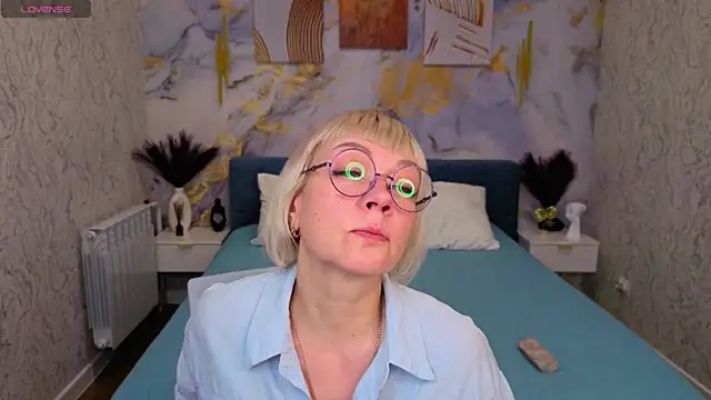 Ann Annise online show from March 2026 09:02:02 AM