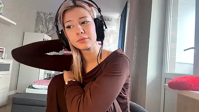 LadyFoxLove online show from February 2026 11:50:01 AM