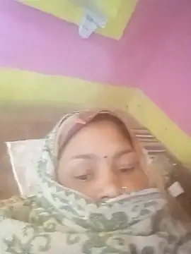 Snapshot of Julilodhi8695 chatting on February 2026 06:08:01 AM Julilodhi8695 online show from February 2026 06:08:01 AM