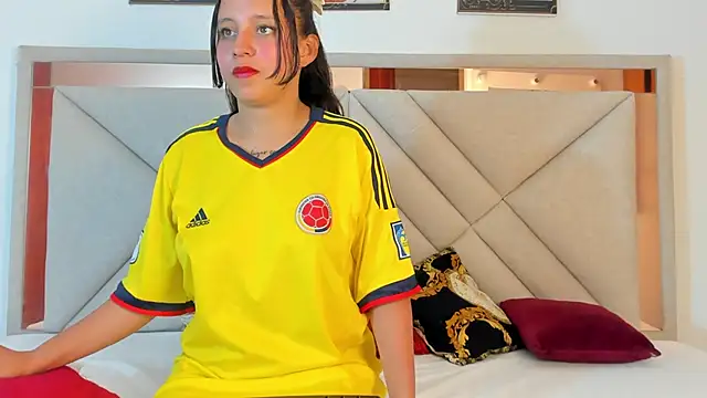 Snapshot of AmberQueen1 chatting on February 2026 12:01:01 PM AmberQueen1 online show from February 2026 12:01:01 PM