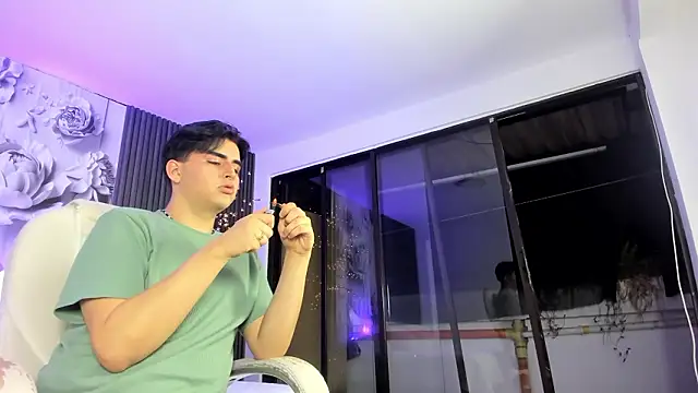 Snapshot of noahWolff_ chatting on February 2026 04:35:01 AM noahWolff online show from February 2026 04:35:01 AM