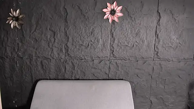 Snapshot of noahWolff_ chatting on February 2026 10:11:02 PM noahWolff online show from February 2026 10:11:02 PM