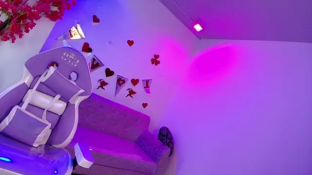 Snapshot of Maddie_T18 chatting on February 2026 11:44:02 AM Maddie T18 online show from February 2026 11:44:02 AM