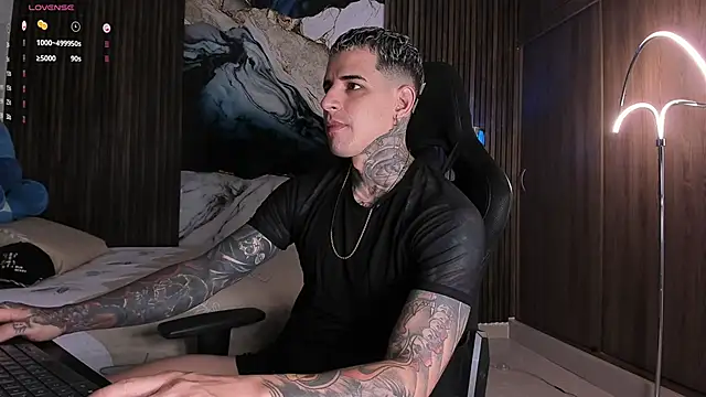 Snapshot of trisstann_ chatting on February 2026 05:22:02 PM trisstann online show from February 2026 05:22:02 PM