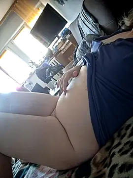 Snapshot of VitniKis chatting on March 2026 10:17:02 AM VitniKis online show from March 2026 10:17:02 AM