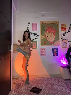 Snapshot of emicute_ chatting on February 2026 03:07:02 AM emicute online show from February 2026 03:07:02 AM