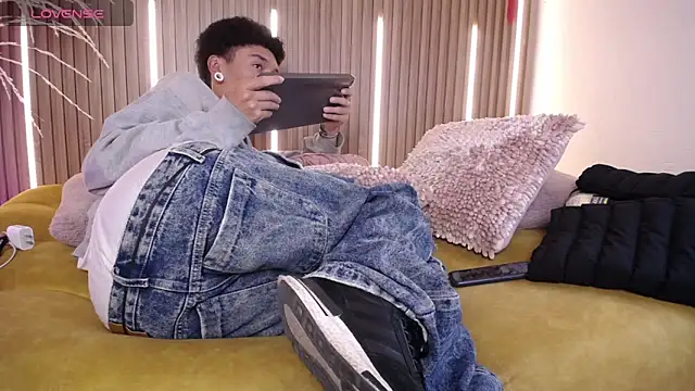 David Banks  online show from March 2026 12:52:01 PM