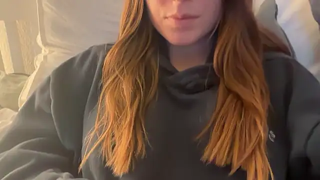 Lucyschickt online show from February 2026 04:57:01 PM