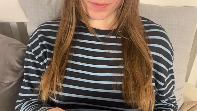 Snapshot of Lucyschickt chatting on June 2026 07:14:01 PM Lucyschickt online show from June 2026 07:14:01 PM