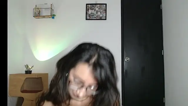 elizabethruss1 online show from May 2026 10:36:01 AM