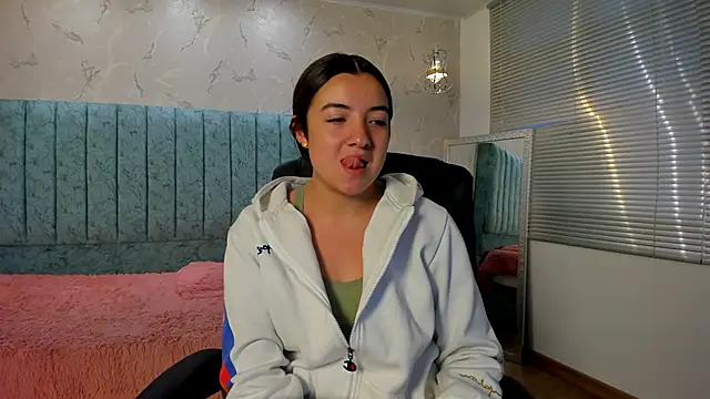 Tara Parker online show from February 2026 12:13:02 PM