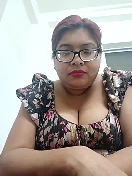 Elie Hallway online show from February 2026 07:06:02 PM