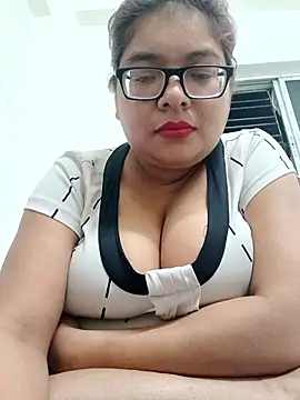 Elie Hallway online show from April 2026 07:11:01 PM