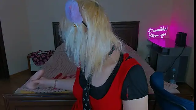 hannah kitty punk online show from April 2026 08:03:01 PM