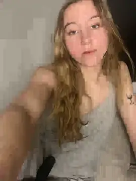 Snapshot of romyxxs chatting on February 2026 02:53:02 AM romyxxs online show from February 2026 02:53:02 AM