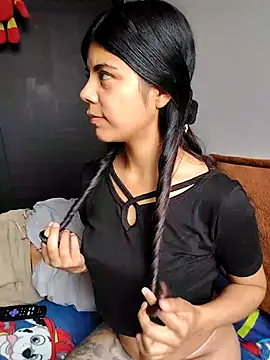 Snapshot of Roxan_King chatting on March 2026 12:22:01 PM Roxan King online show from March 2026 12:22:01 PM