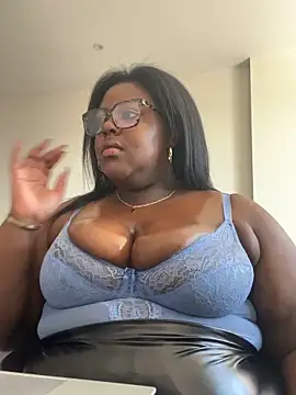 Snapshot of BouncyBBW chatting on April 2026 10:36:01 AM BouncyBBW online show from April 2026 10:36:01 AM