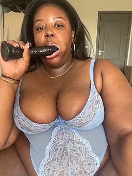 Snapshot of BouncyBBW chatting on May 2026 09:58:01 AM BouncyBBW online show from May 2026 09:58:01 AM