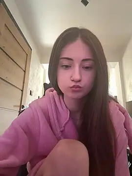 Snapshot of karlaluuvv chatting on March 2026 11:13:01 AM karlaluuvv online show from March 2026 11:13:01 AM