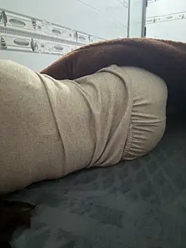 kimoanh102 online show from February 2026 12:47:02 PM