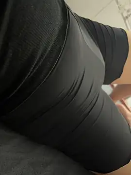 kimoanh102 online show from April 2026 12:37:02 AM