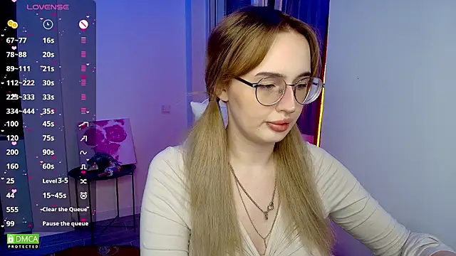 AdeLuna online show from March 2026 08:59:02 PM