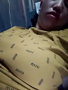 hot-luna- online show from April 2026 10:15:02 PM