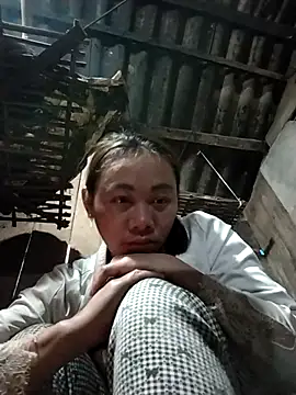 Snapshot of Bella-222 chatting on February 2026 12:04:02 AM Bella-222 online show from February 2026 12:04:02 AM