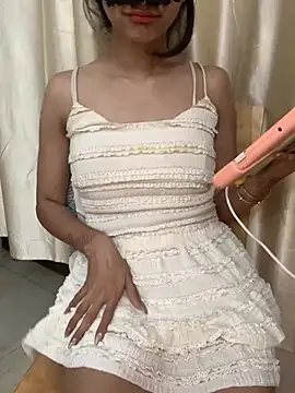 Snapshot of HEENA-STRIP chatting on February 2026 10:03:02 AM HEENA-STRIP online show from February 2026 10:03:02 AM