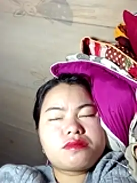 Snapshot of emlylyxinh chatting on February 2026 01:54:02 AM emlylyxinh online show from February 2026 01:54:02 AM