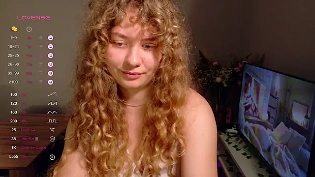 Snapshot of Milounee chatting on May 2026 08:43:02 AM Milounee online show from May 2026 08:43:02 AM