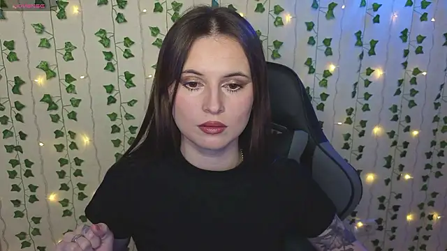 Snapshot of AliceIMonta chatting on February 2026 03:53:02 PM AliceIMonta online show from February 2026 03:53:02 PM