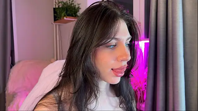 lunawho online show from February 2026 03:28:02 AM